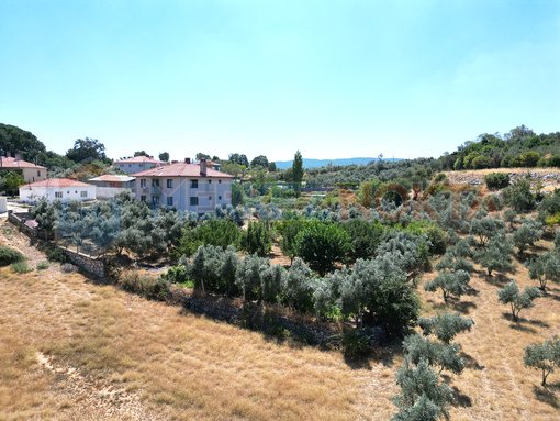 MUĞLA, DOĞANKÖY'DE İMARLI, DENİZE YAKIN(16km) GENİŞ ARSA