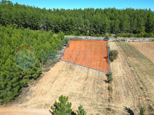 Muğla Kıran'da, Yerleşime ve Denize Yakın (12,9km) Geniş Arazi